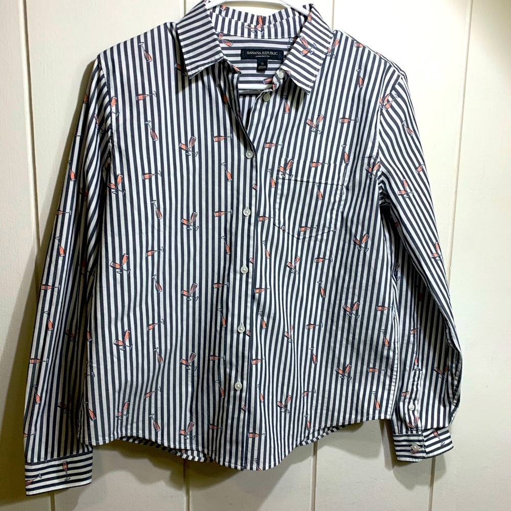 Banana Republic Button-Down Blouse Size Small